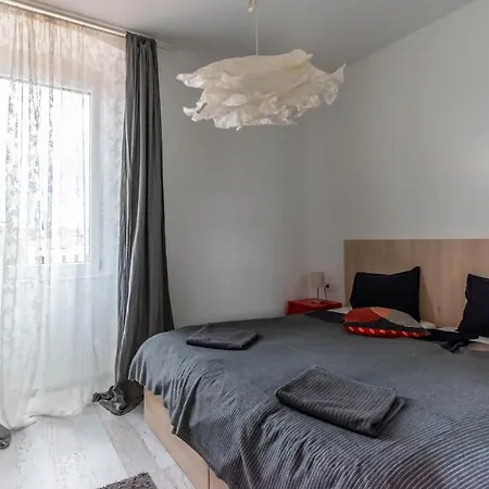 Lilly *