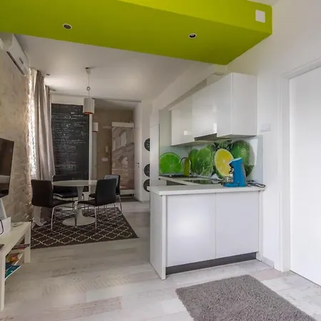 Lilly Apartment *
